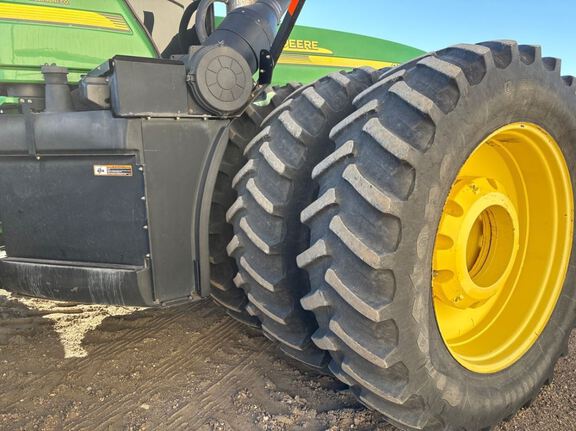 2006 John Deere 9520 Tractor 4WD