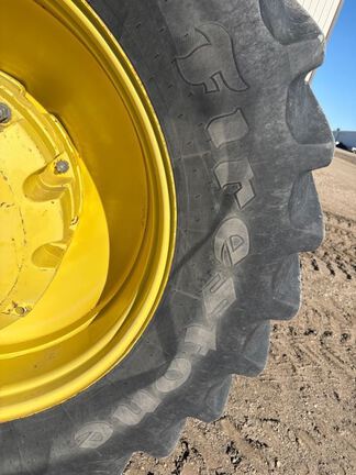 2006 John Deere 9520 Tractor 4WD
