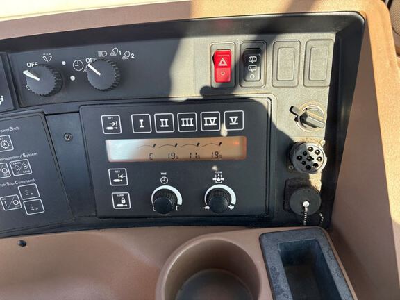 2006 John Deere 9520 Tractor 4WD