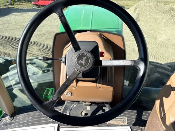 2006 John Deere 9520 Tractor 4WD