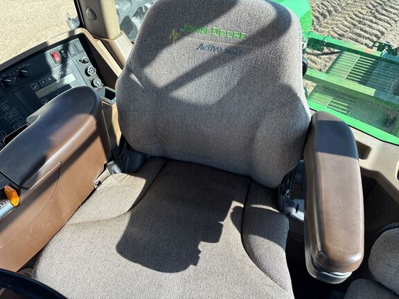2006 John Deere 9520 Tractor 4WD