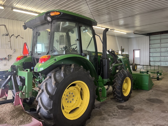 2022 John Deere 5090E Tractor