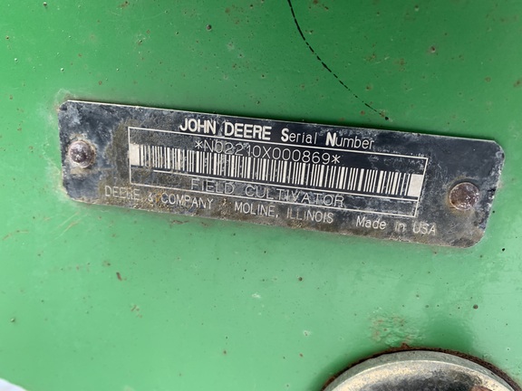 2005 John Deere 2210 Field Cultivator