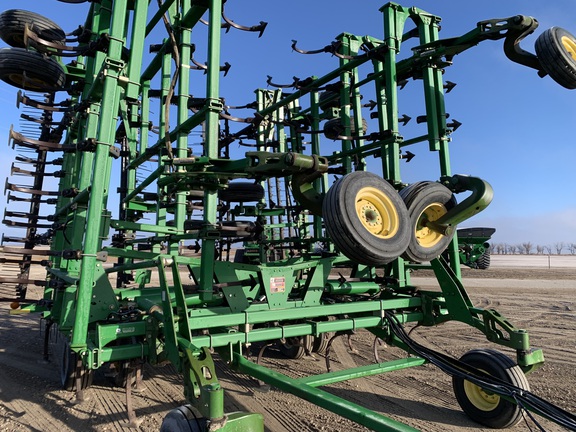 2005 John Deere 2210 Field Cultivator