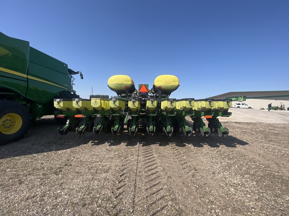 2003 John Deere DB66 Planter