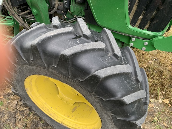 2011 John Deere 5085M Tractor