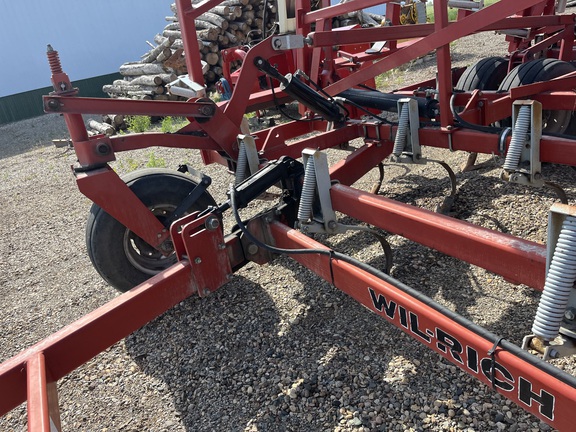 2008 Wil-Rich QX2 Field Cultivator