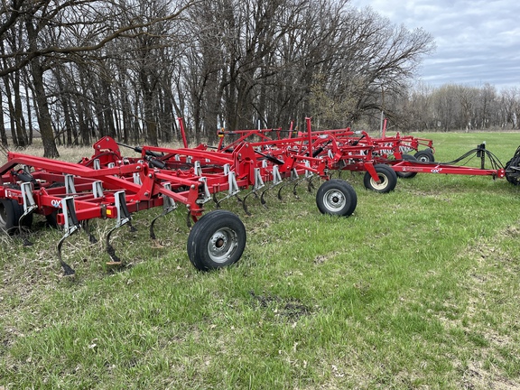 2014 Wil-Rich QX2 Field Cultivator