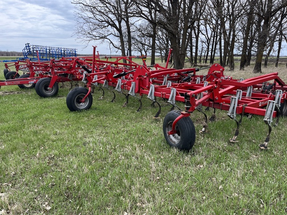 2014 Wil-Rich QX2 Field Cultivator