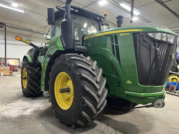 2018 John Deere 9520R Tractor 4WD