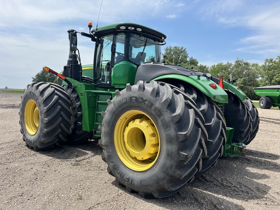 2018 John Deere 9520R Tractor 4WD