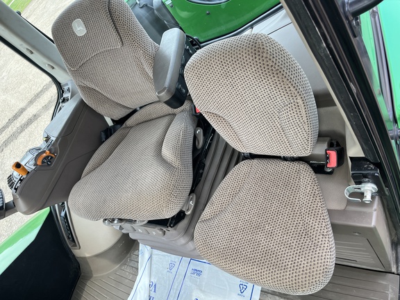 2018 John Deere 9520R Tractor 4WD