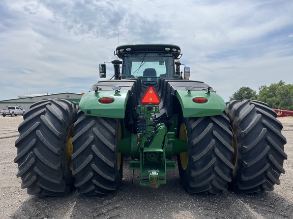 2018 John Deere 9520R Tractor 4WD