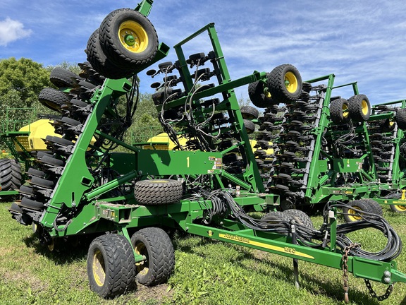 2016 John Deere 1890 Air Seeder