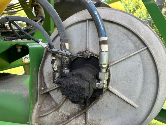 2016 John Deere 1890 Air Seeder