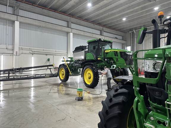 2024 John Deere 412R Sprayer/High Clearance