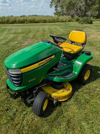 2011 John Deere X300 Garden Tractor