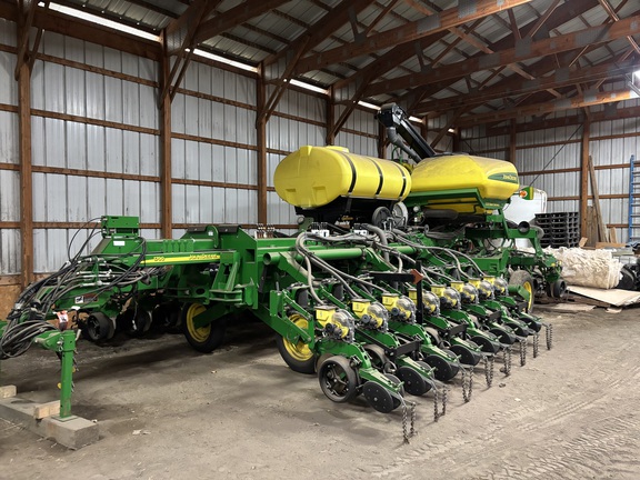 2012 John Deere 1790 Planter