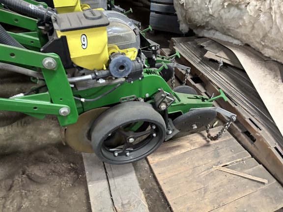 2012 John Deere 1790 Planter