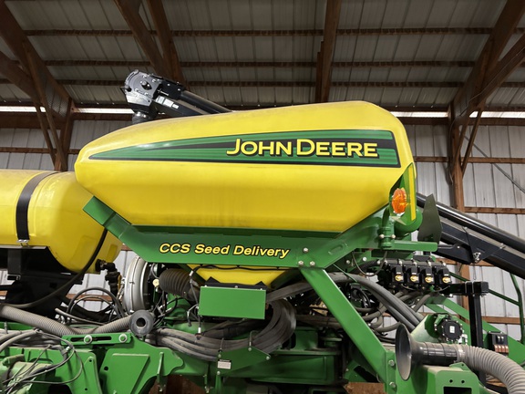 2012 John Deere 1790 Planter