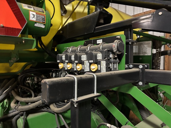 2012 John Deere 1790 Planter