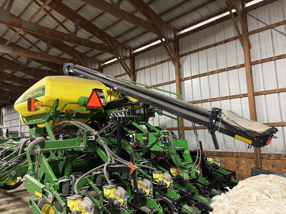 2012 John Deere 1790 Planter