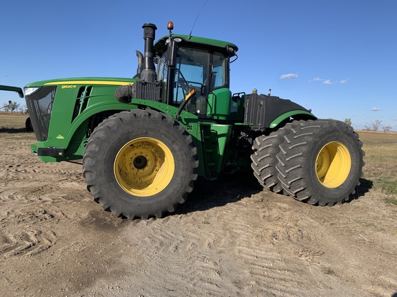 2018 John Deere 9520R Tractor 4WD