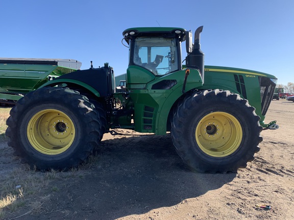 2018 John Deere 9520R Tractor 4WD