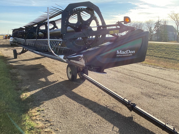 2014 MacDon FD75-40 Header Combine