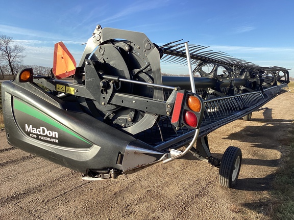 2014 MacDon FD75-40 Header Combine