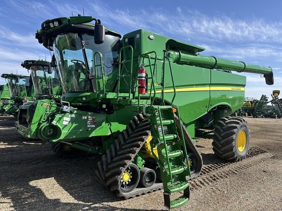 2024 John Deere S780 Combine