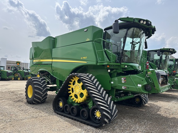 2024 John Deere S780 Combine