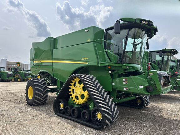 2024 John Deere S780 Combine
