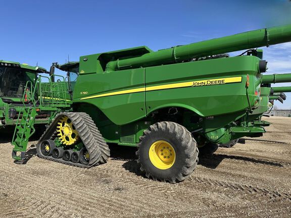 2024 John Deere S780 Combine