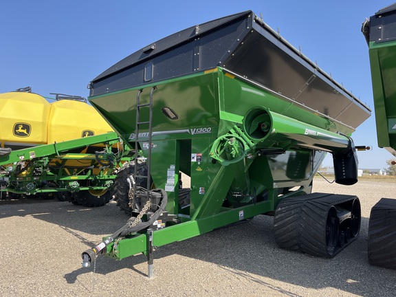 2024 Brent V1300 Grain Cart