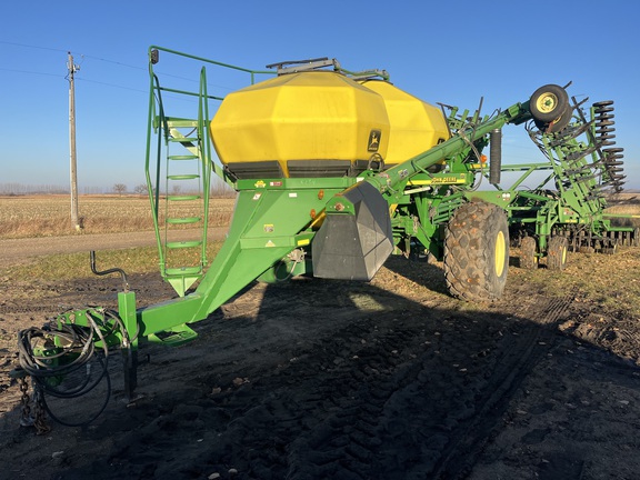 2002 John Deere 1820 Air Seeder