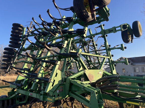 2002 John Deere 1820 Air Seeder