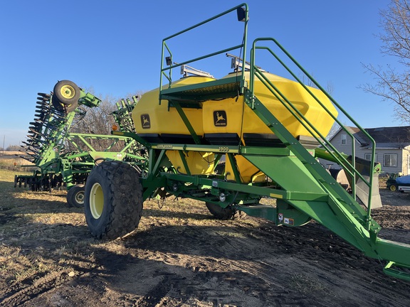 2002 John Deere 1820 Air Seeder