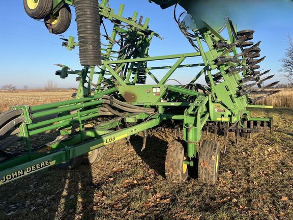 2002 John Deere 1820 Air Seeder
