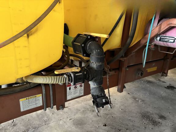 2005 H&S 132 Sprayer/High Clearance