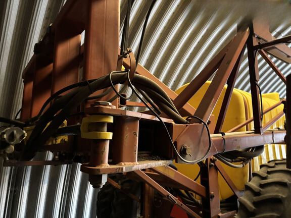 2005 H&S 132 Sprayer/High Clearance