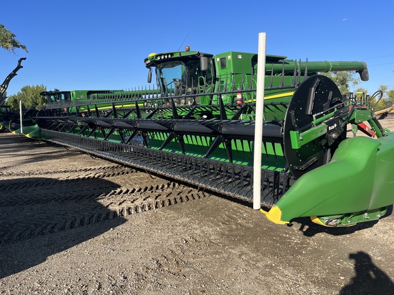 2020 John Deere 745FD Header Combine