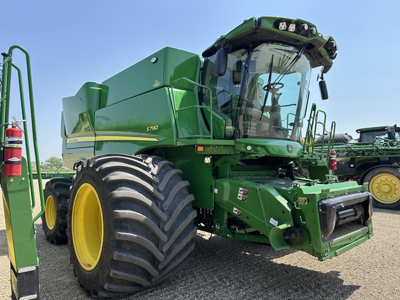 2024 John Deere S790 Combine