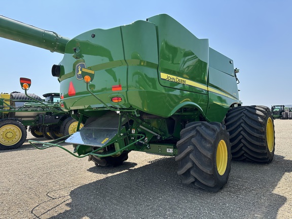 2024 John Deere S790 Combine