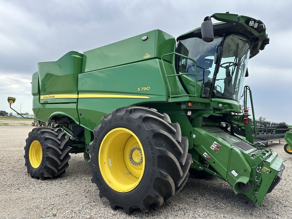 2024 John Deere S790 Combine