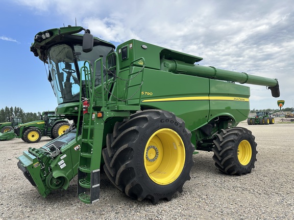 2024 John Deere S790 Combine