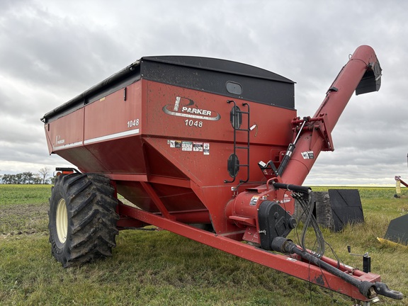 2010 Parker 1048 Grain Cart