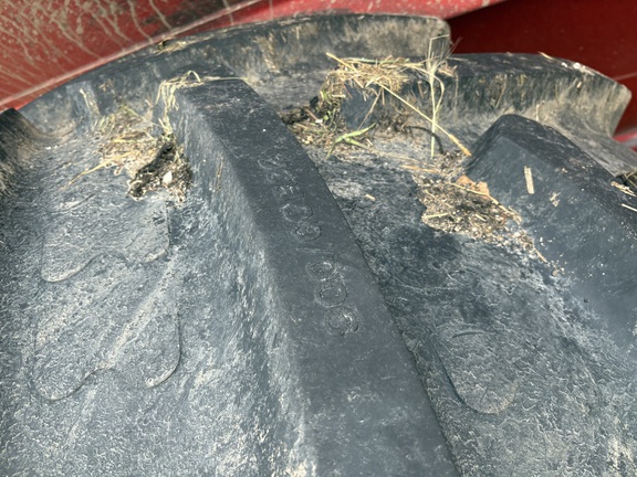 2010 Parker 1048 Grain Cart