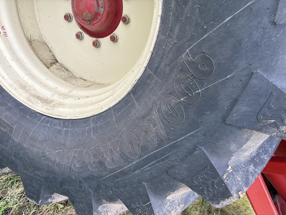 2010 Parker 1048 Grain Cart