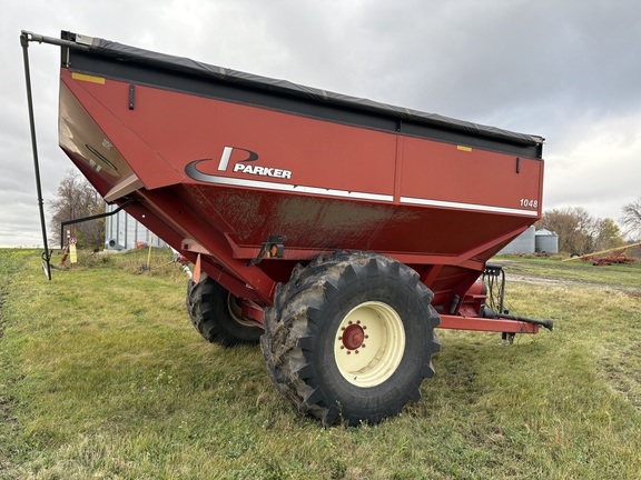 2010 Parker 1048 Grain Cart